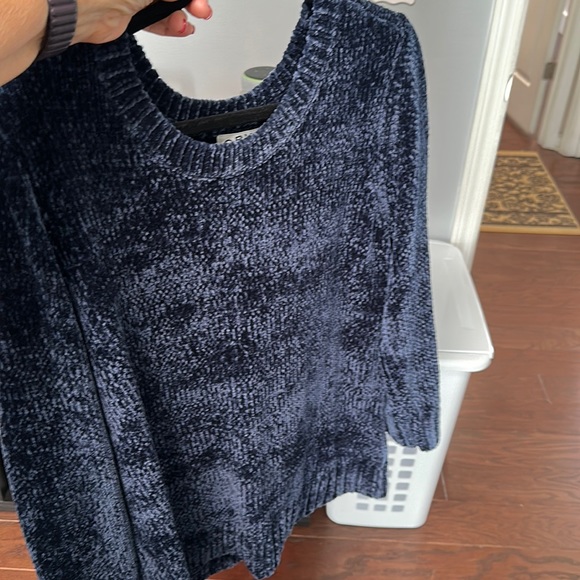 Women’s sweater - Picture 1 of 5